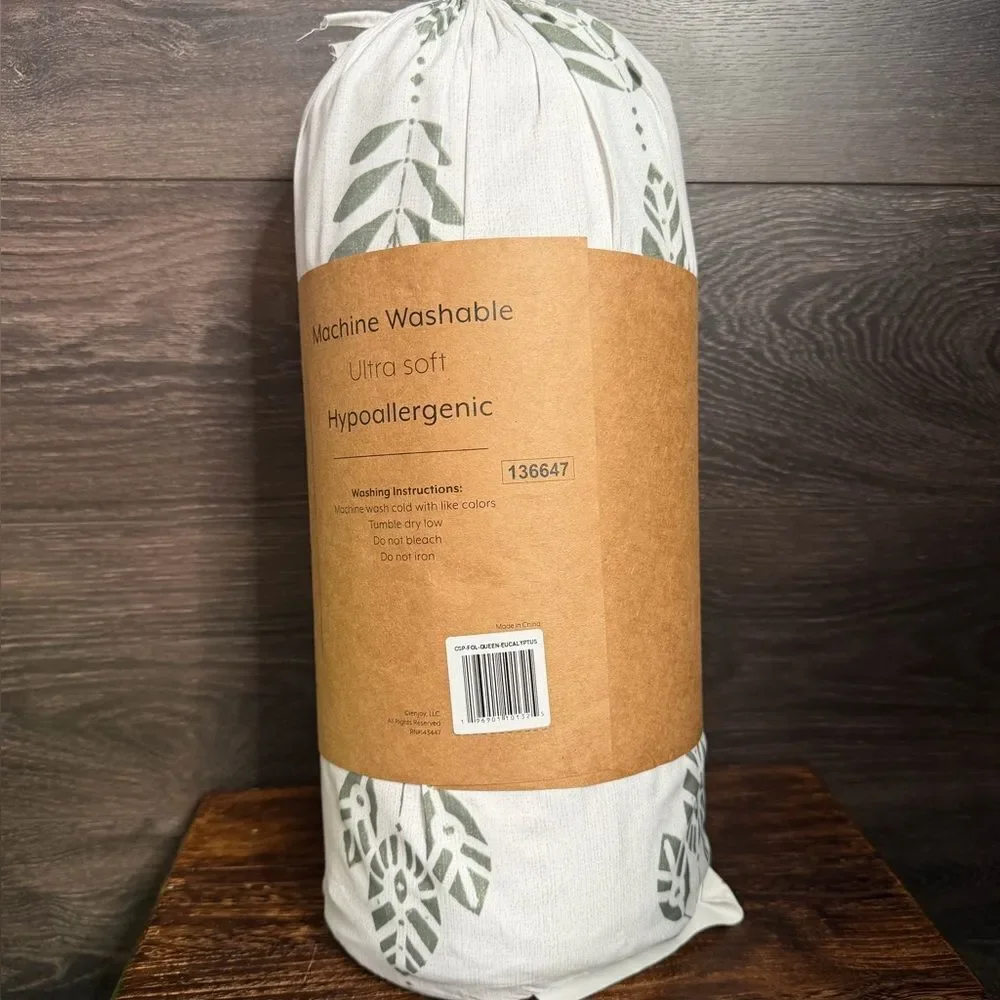 Folk Leaves 3-Piece Comforter Set, Full/Queen in Eucalyptus/White. NWT!